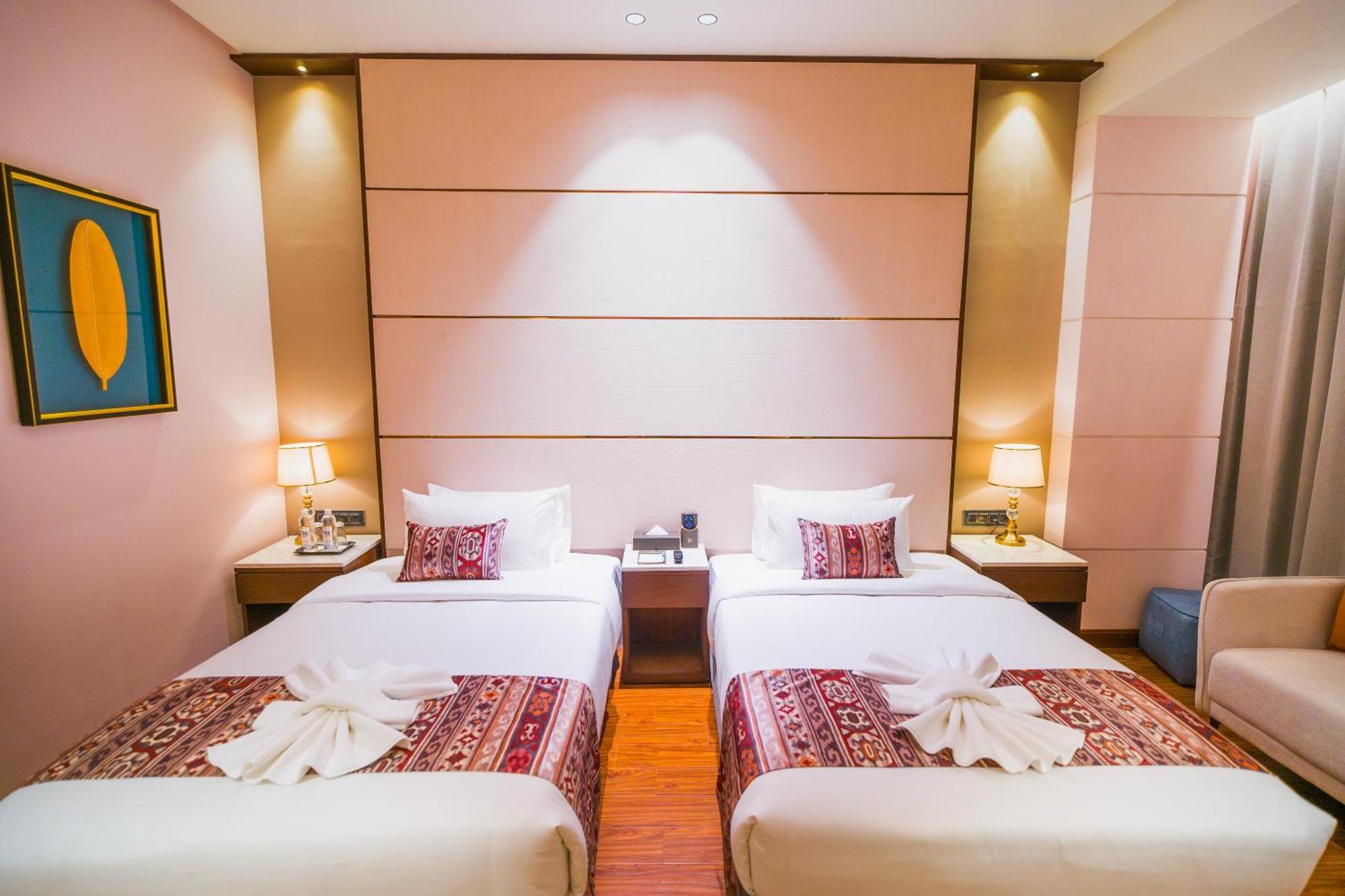 The Maple Hotel Bhopal Exterior photo