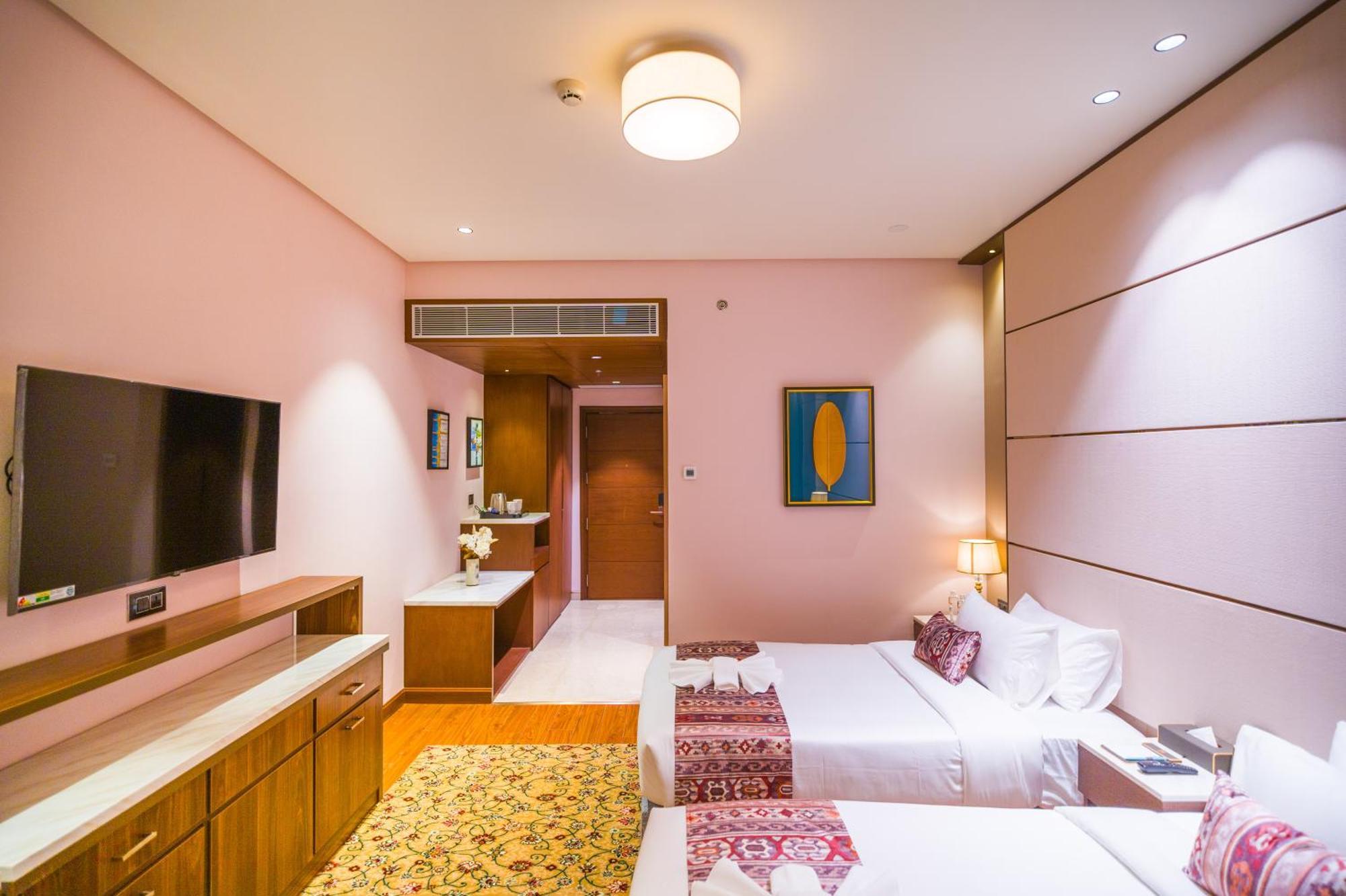 The Maple Hotel Bhopal Exterior photo